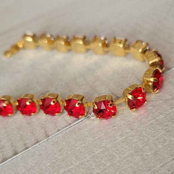 Austrian Crystal Tennis Bracelet in Yellow Gold - Picture 2 of 9